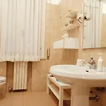 La Casa Di Tino 4* Фонтанеллато